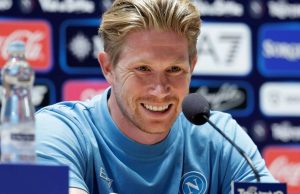 Which jersey number will Kevin de Bruyne wear at Napoli?