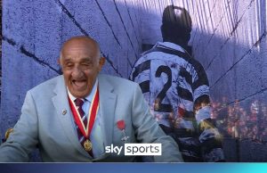 'Wonderful scenes' | Wigan celebrate Rugby League's first knighthood Sir Billy Boston