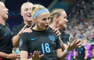 England’s Chloe Kelly ‘thrives on’ producing the big moments after last-gasp heroics send Lionesses into Euro 2025 final, says Sarina Wiegman | Football News
