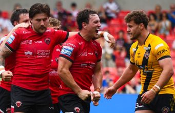 Salford Red Devils 26-22 Castleford Tigers: Chris Hankinson’s 10-point haul helps end 13-game Super League winless streak | Rugby League News