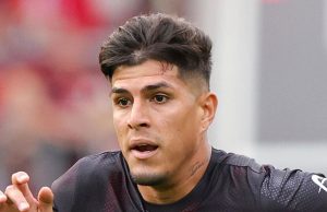 Piero Hincapie transfer news: Arsenal agree season-long loan deal with option to buy defender | Football News