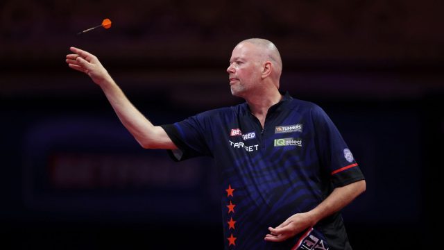 skysports-van-barneveld-darts_7005234.jpg