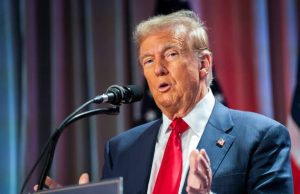 Trump to build ballroom at White House