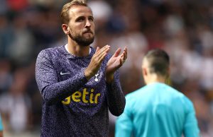 Kane hits brace as Bayern thump Hamburg again