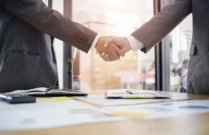 EY Outlook: 53% of CEOs plan acquisitions in 2026